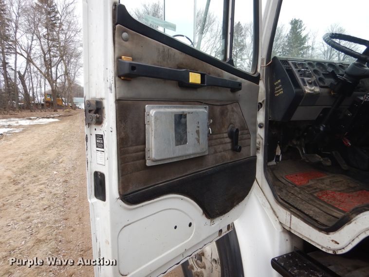 image for item FX9024 2000 Freightliner FL80 dump truck