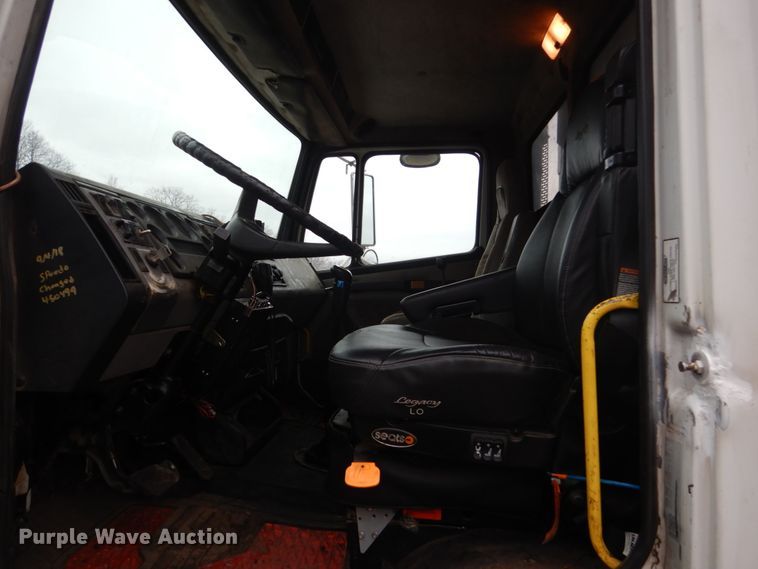 image for item FX9024 2000 Freightliner FL80 dump truck