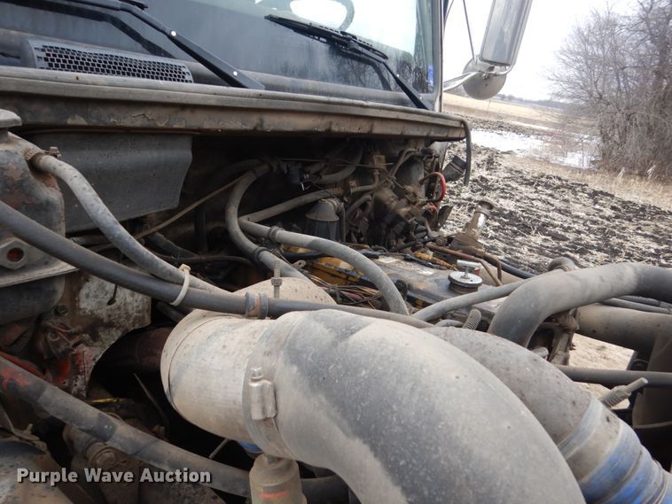 image for item FX9024 2000 Freightliner FL80 dump truck