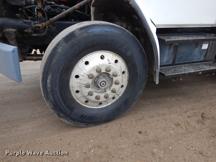 image for item FX9024 2000 Freightliner FL80 dump truck