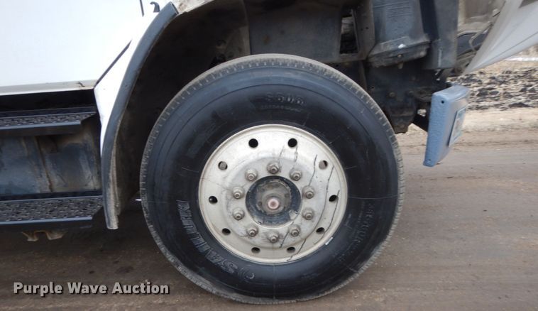 image for item FX9024 2000 Freightliner FL80 dump truck