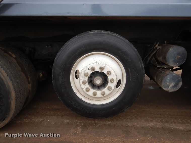 image for item FX9024 2000 Freightliner FL80 dump truck