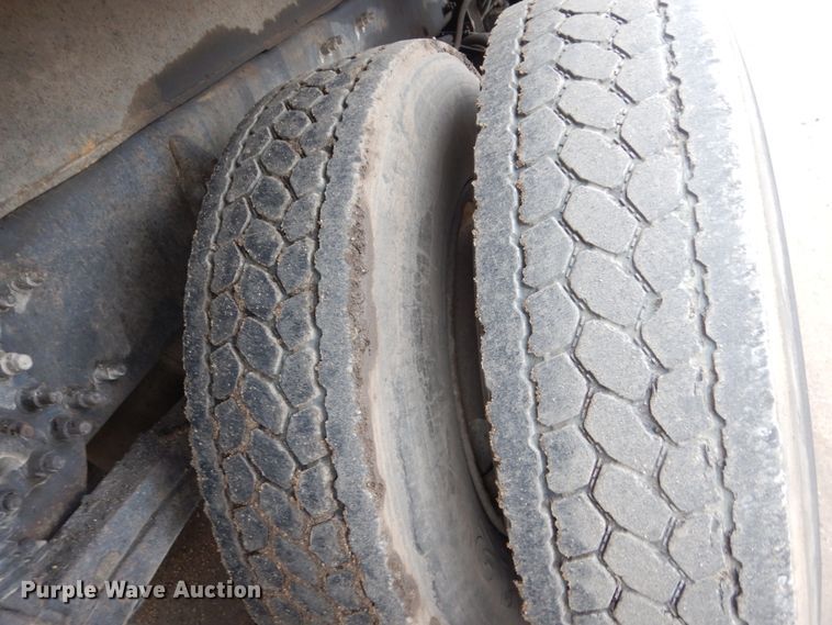 image for item FX9024 2000 Freightliner FL80 dump truck