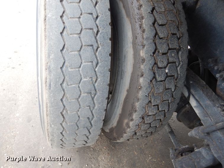 image for item FX9024 2000 Freightliner FL80 dump truck