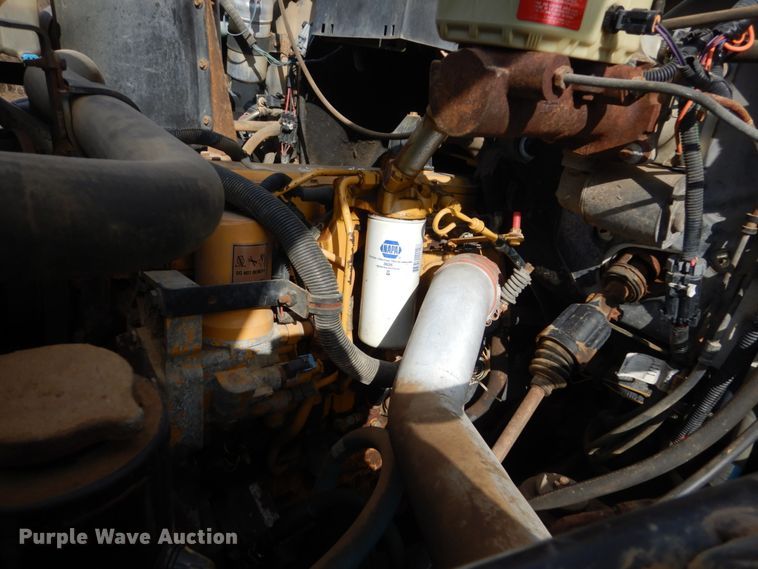 image for item FX9081 2000 Chevrolet C6500 utility bed truck with crane