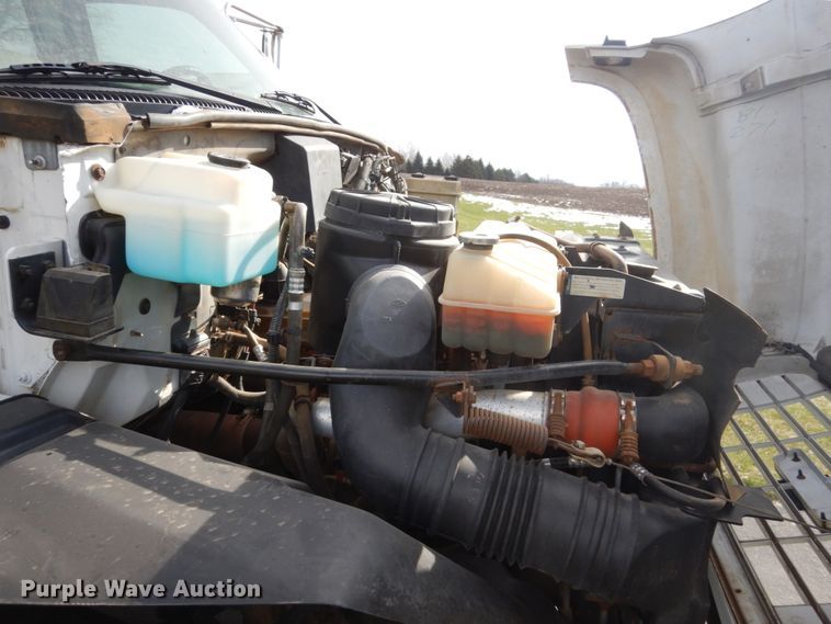 image for item FX9081 2000 Chevrolet C6500 utility bed truck with crane