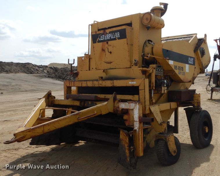 image for item FX9104 Caterpillar WE-851 windrow elevator