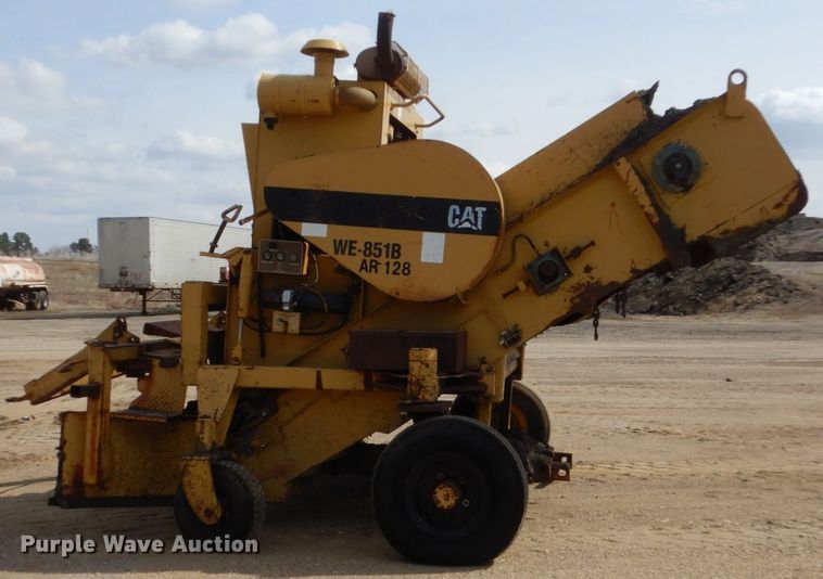image for item FX9104 Caterpillar WE-851 windrow elevator