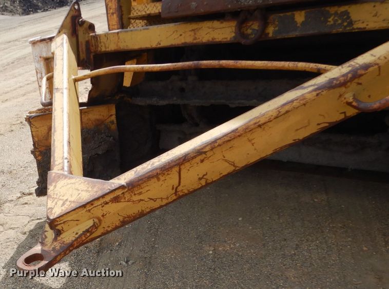 image for item FX9104 Caterpillar WE-851 windrow elevator