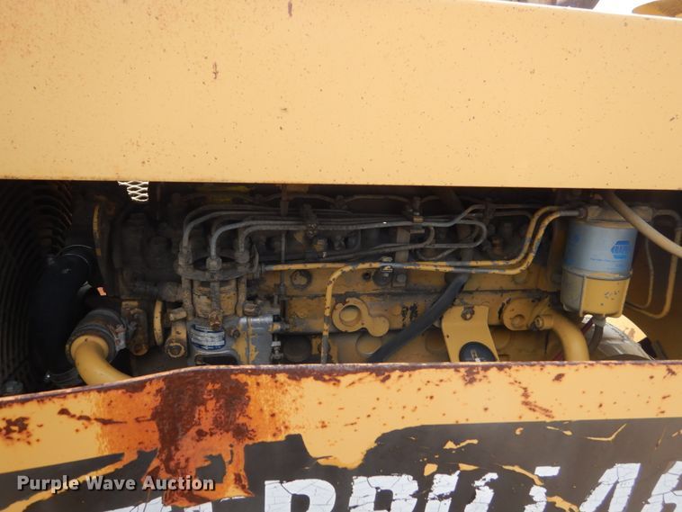 image for item FX9104 Caterpillar WE-851 windrow elevator