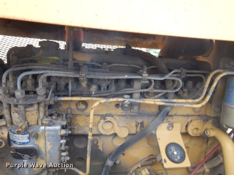 image for item FX9104 Caterpillar WE-851 windrow elevator