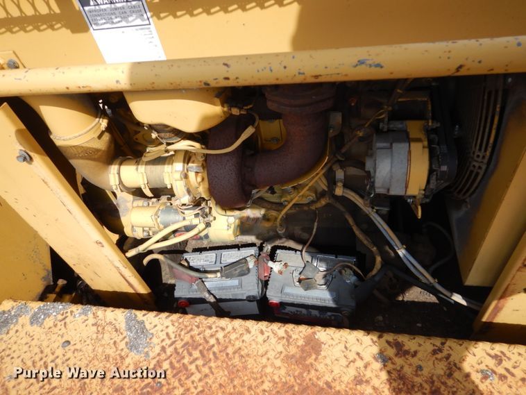 image for item FX9104 Caterpillar WE-851 windrow elevator