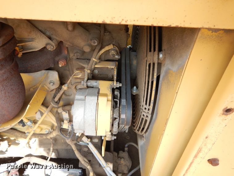 image for item FX9104 Caterpillar WE-851 windrow elevator