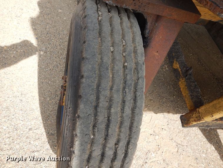 image for item FX9104 Caterpillar WE-851 windrow elevator