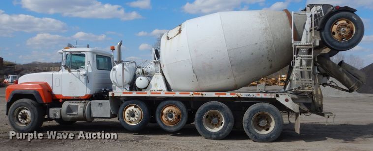 image for item FX9119 1997 Mack RD690S ready mix truck