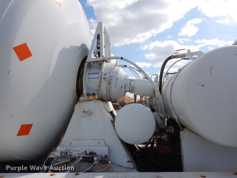 image for item FX9119 1997 Mack RD690S ready mix truck