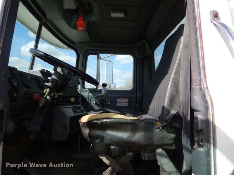 image for item FX9119 1997 Mack RD690S ready mix truck