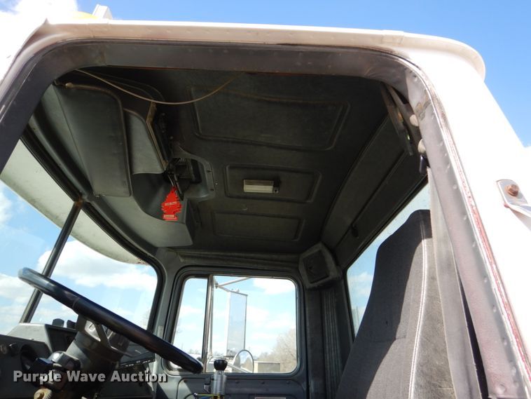 image for item FX9119 1997 Mack RD690S ready mix truck