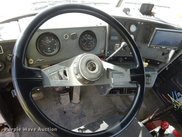 image for item FX9119 1997 Mack RD690S ready mix truck