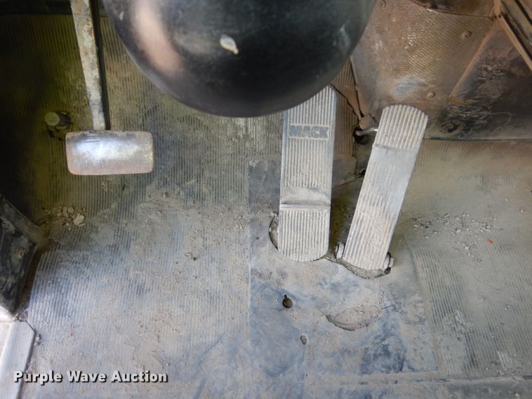 image for item FX9119 1997 Mack RD690S ready mix truck