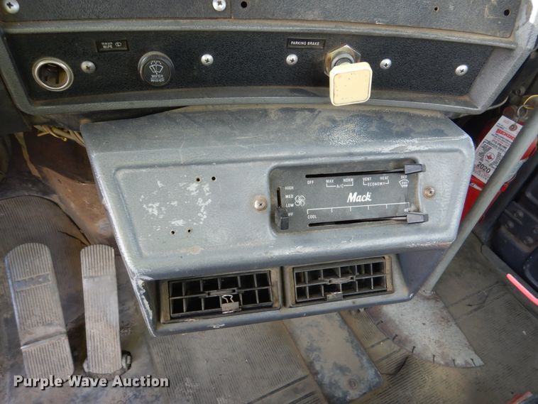 image for item FX9119 1997 Mack RD690S ready mix truck