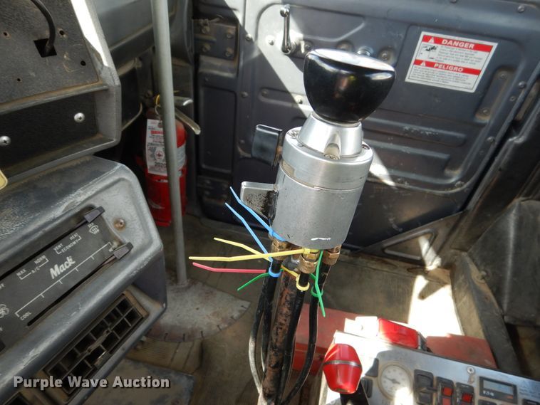 image for item FX9119 1997 Mack RD690S ready mix truck