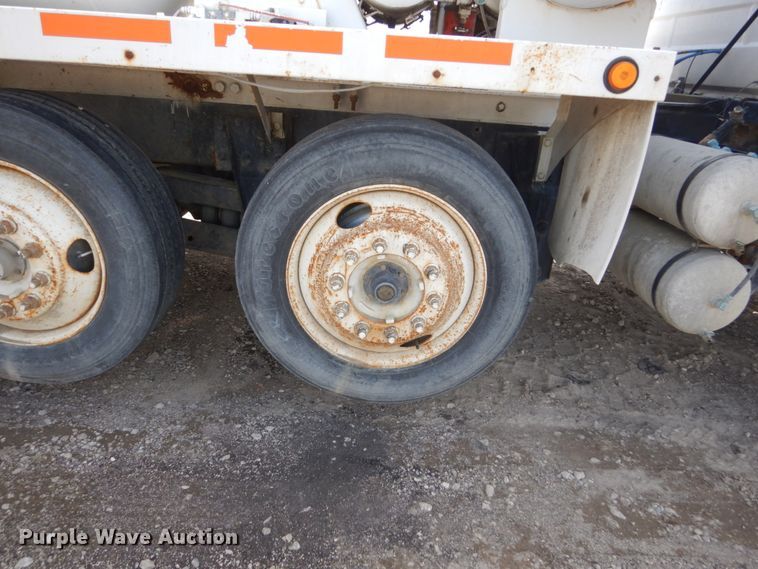 image for item FX9119 1997 Mack RD690S ready mix truck