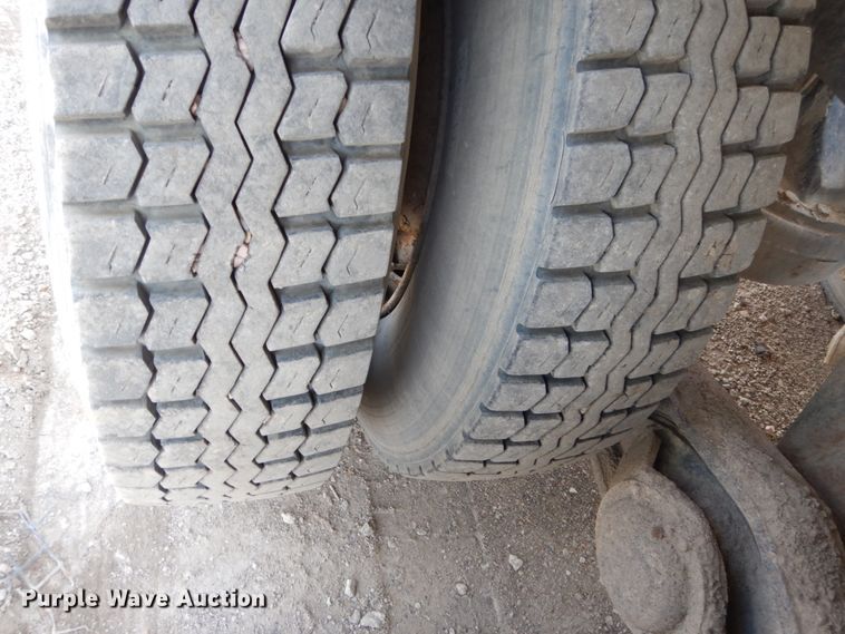 image for item FX9119 1997 Mack RD690S ready mix truck