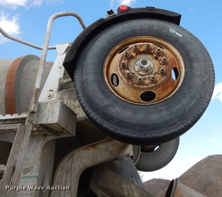 image for item FX9119 1997 Mack RD690S ready mix truck