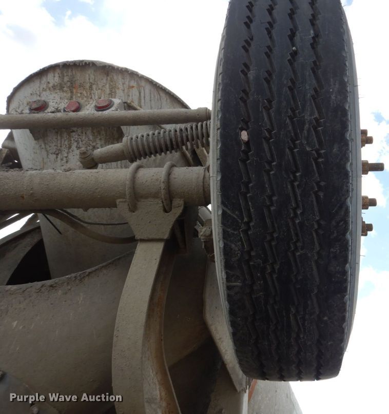 image for item FX9119 1997 Mack RD690S ready mix truck