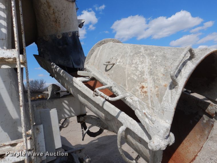 image for item FX9121 2004 Sterling L-Line ready mix truck