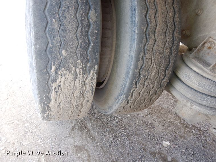 image for item FX9121 2004 Sterling L-Line ready mix truck