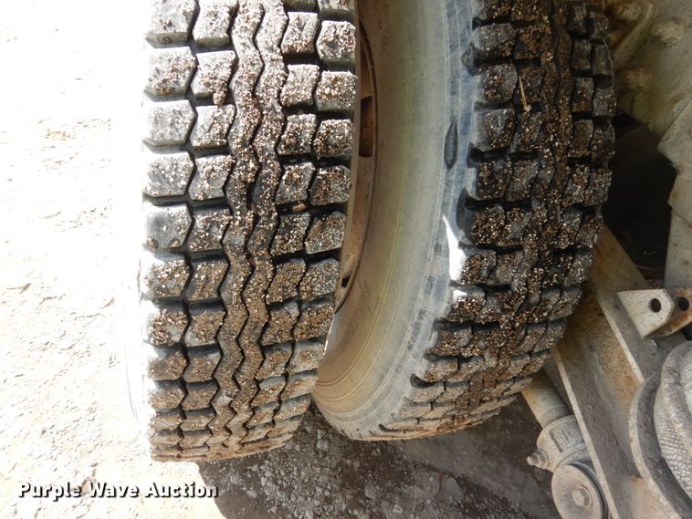 image for item FX9121 2004 Sterling L-Line ready mix truck