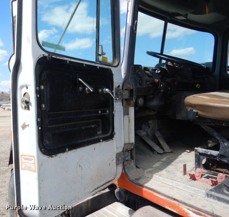 image for item FX9123 1997 Mack RD ready mix truck