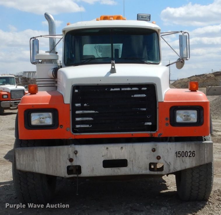 image for item FX9124 1997 Mack RD690S ready mix truck