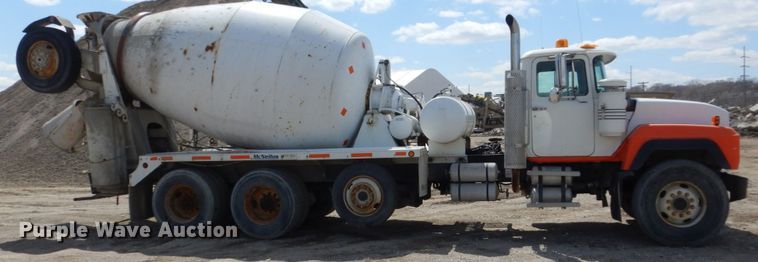 image for item FX9124 1997 Mack RD690S ready mix truck
