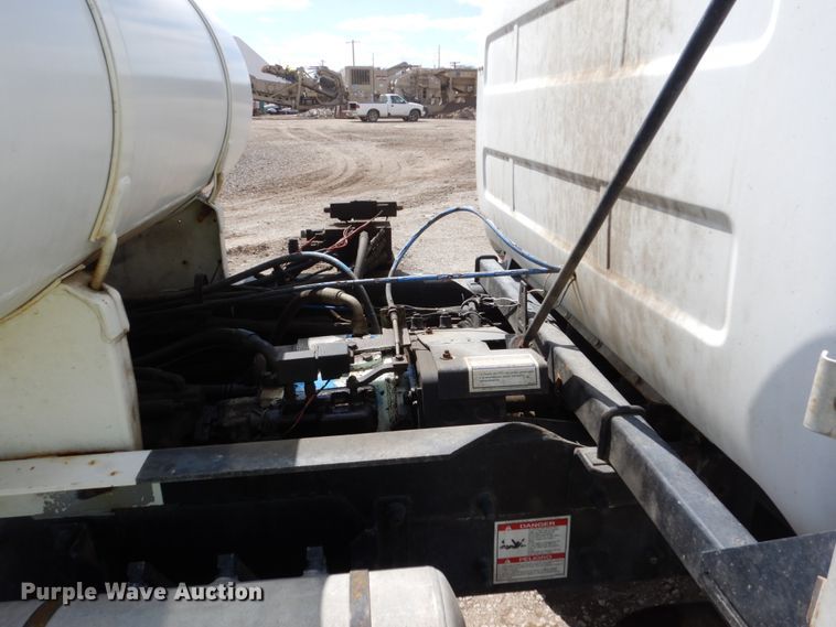 image for item FX9124 1997 Mack RD690S ready mix truck