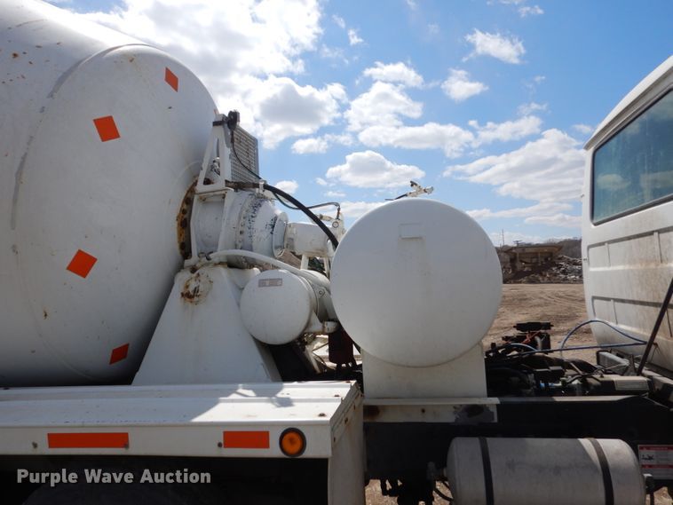 image for item FX9124 1997 Mack RD690S ready mix truck