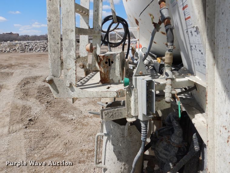 image for item FX9124 1997 Mack RD690S ready mix truck