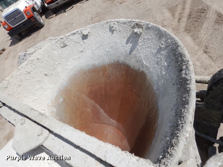 image for item FX9124 1997 Mack RD690S ready mix truck