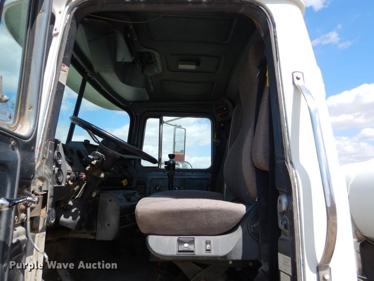 image for item FX9124 1997 Mack RD690S ready mix truck