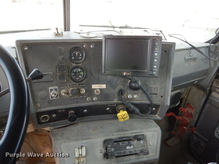 image for item FX9124 1997 Mack RD690S ready mix truck