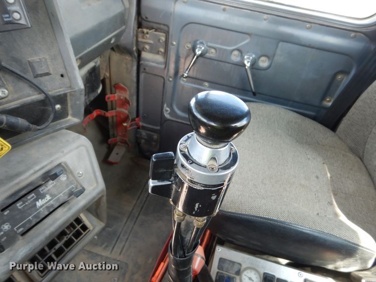 image for item FX9124 1997 Mack RD690S ready mix truck