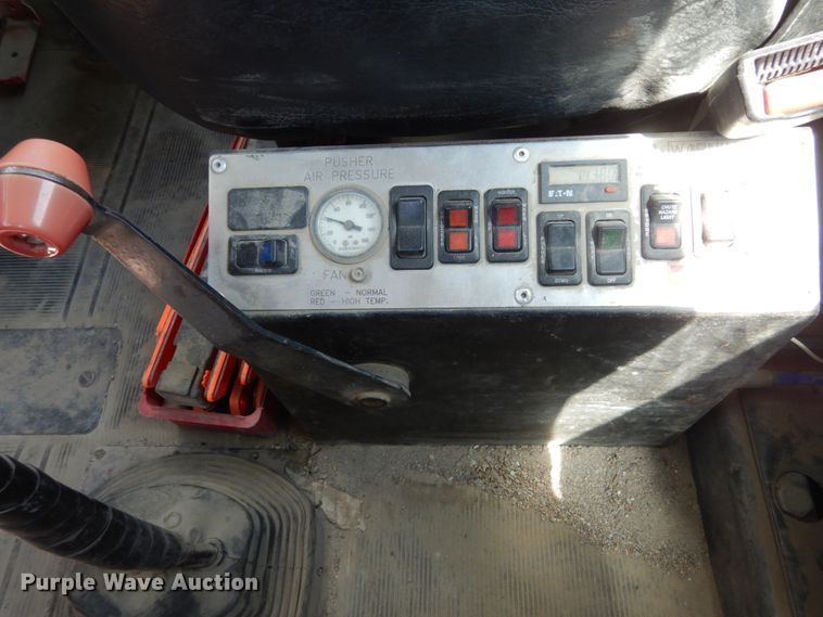 image for item FX9124 1997 Mack RD690S ready mix truck