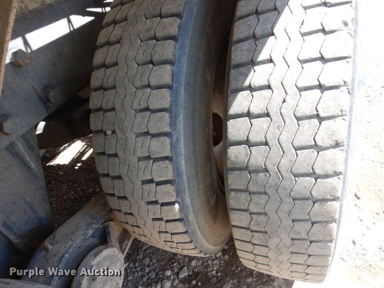 image for item FX9124 1997 Mack RD690S ready mix truck