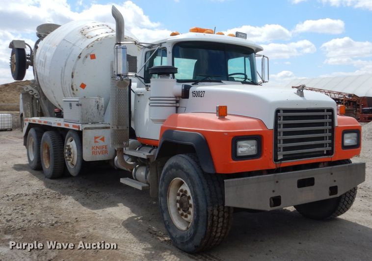 image for item FX9125 1997 Mack RD690S ready mix truck