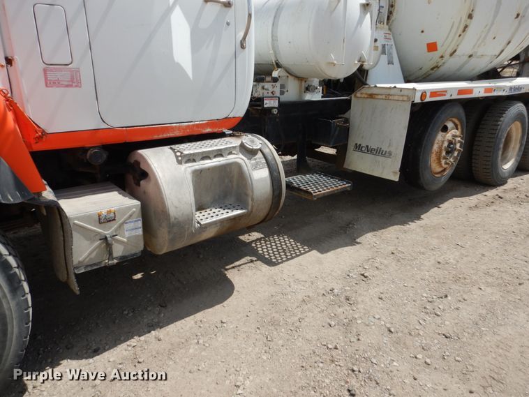 image for item FX9125 1997 Mack RD690S ready mix truck