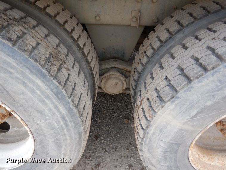 image for item FX9125 1997 Mack RD690S ready mix truck