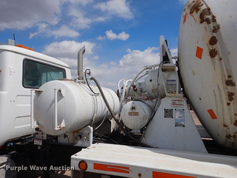 image for item FX9125 1997 Mack RD690S ready mix truck