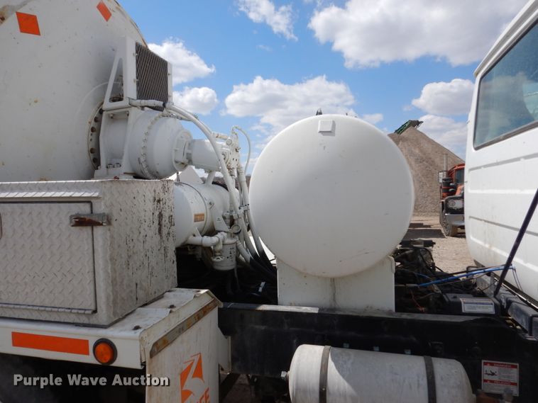 image for item FX9125 1997 Mack RD690S ready mix truck